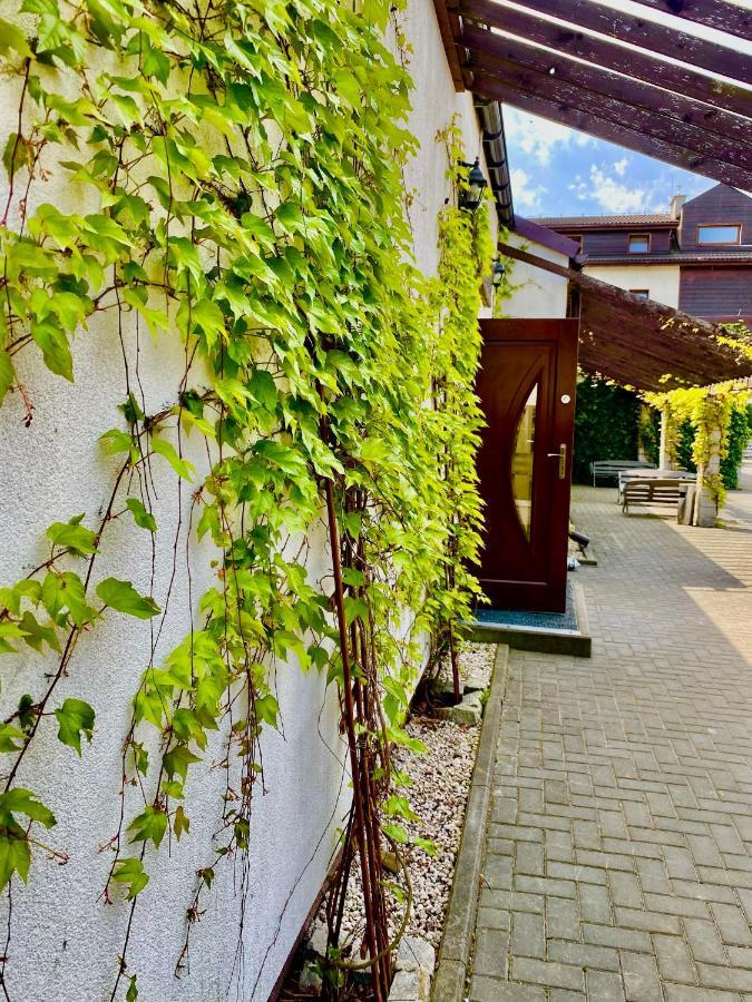 Old Tree Home & Restaurant Auschwitz Buitenkant foto